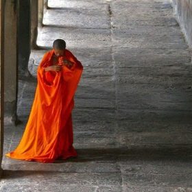 Pháp Phục - Nét Đẹp Văn Hóa Của Người Tu Sĩ