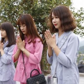 Áo lam đi lễ chùa