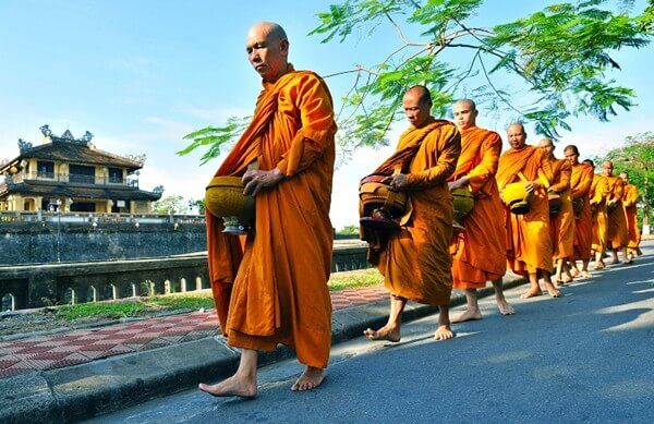 Khoác lên mình chiếc áo cà sa giúp người tu hành biết đến vị trí của mình