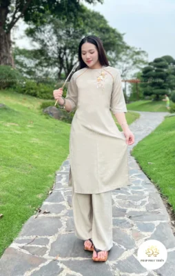 Áo dài đi chùa cao cấp màu kem chất liệu linen Ấn Độ