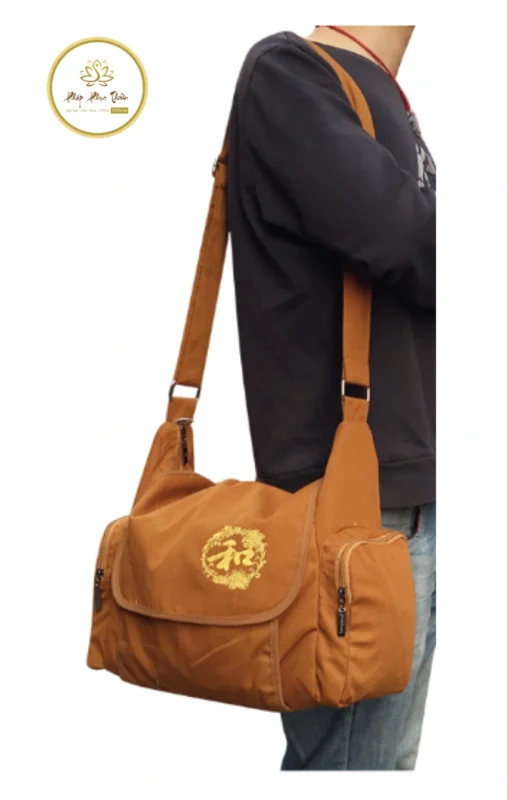 tui-deo-cheo-di-chua-6 - Pháp Phục Thiền Túi Đeo Chéo Đi Chùa Màu Vàng
