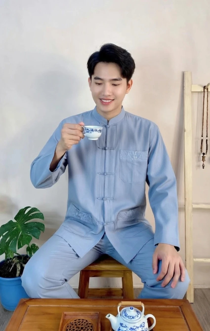 Pháp Phục lãnh tụ mảu lam